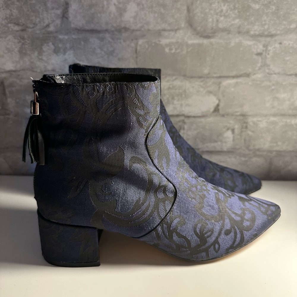 Karl Lagerfeld Women’s Maude Ankle Boots Pointed Toe Block Heel